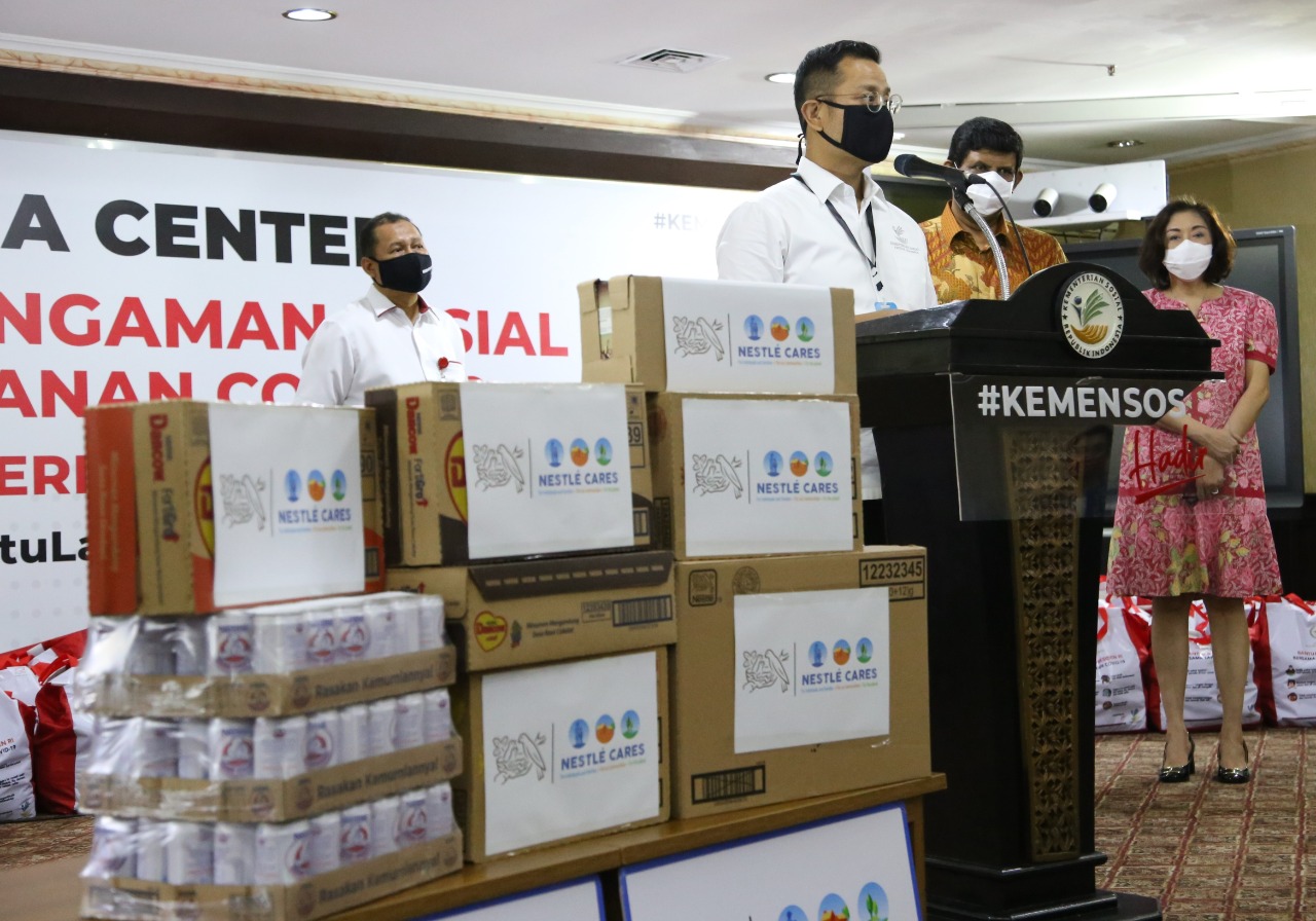 PT. Nestle Indonesia Salurkan 54 Ribu Bantuan Sosial Melalui Kemensos