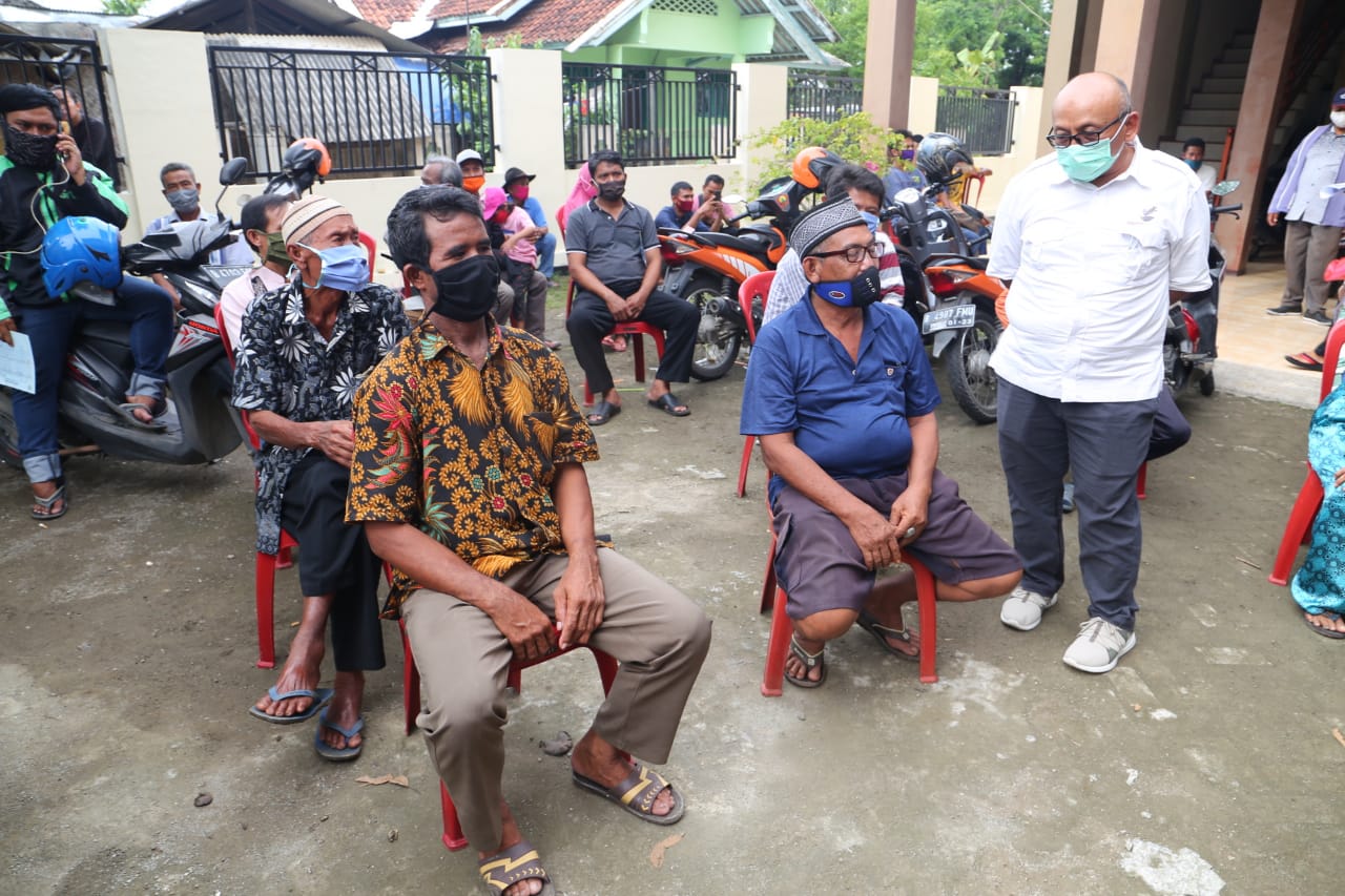 BST Penuhi Kebutuhan Sehari-hari Supir Angkot dan Penjual Kopi