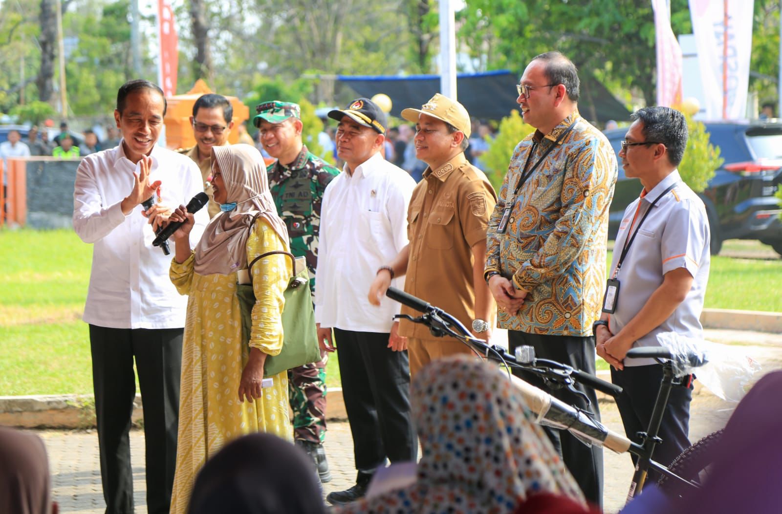 Presiden Jokowi Mulai Salurkan BLT El Nino